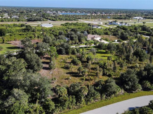 7022 LANDRUM CIRCLE , PORT CHARLOTTE, FL 33981