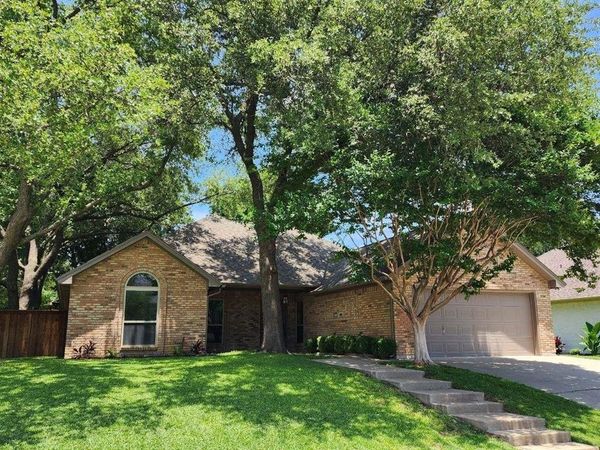 10108 Regent Row Street, Benbrook, TX 76126
