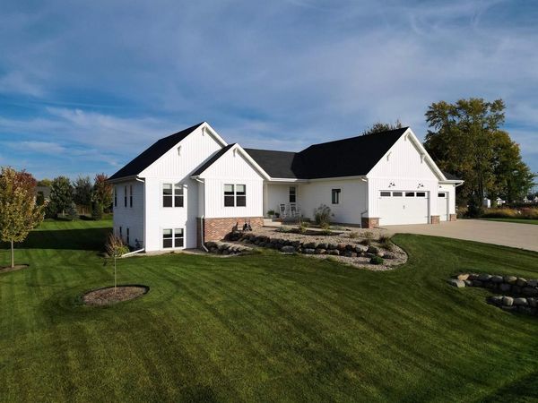 2913 Latigo Trace, Sun Prairie, WI 53590