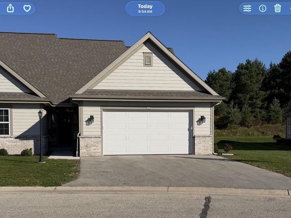 1787 Cedar Ridge DRIVE, Unit 216-2, Slinger, WI 53086