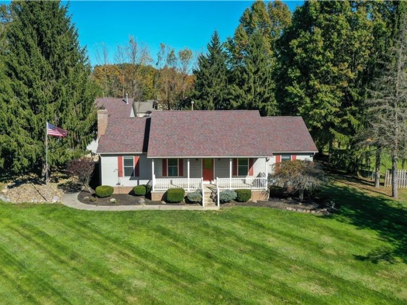 2573 Sandy Lake Road, Ravenna, OH 44266 Photo 3