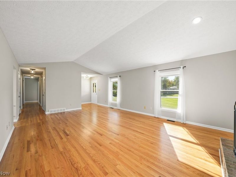 2573 Sandy Lake Road, Ravenna, OH 44266 Photo 9