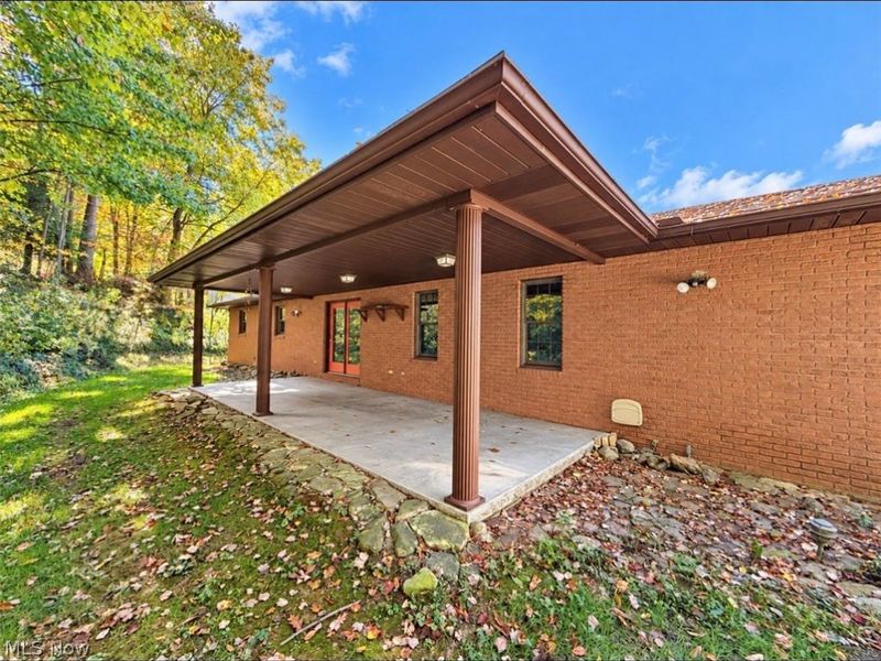 172 Jessica Drive, Dover, OH 44622 Photo 22