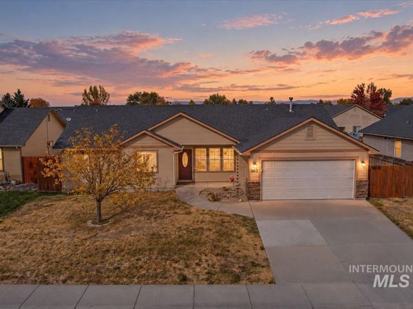 962 W 4th N, Mountain Home, ID 83647