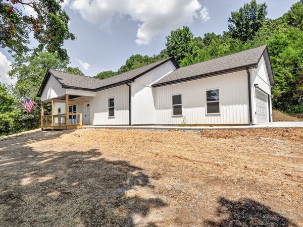 5071 Campbellsville Pike , Culleoka, TN 38451