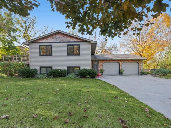 8784 Woodlawn Drive, Rockford, MN 55373