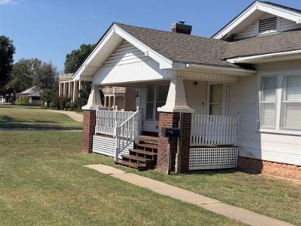 1528 W Missouri Avenue, Chickasha, OK 73018