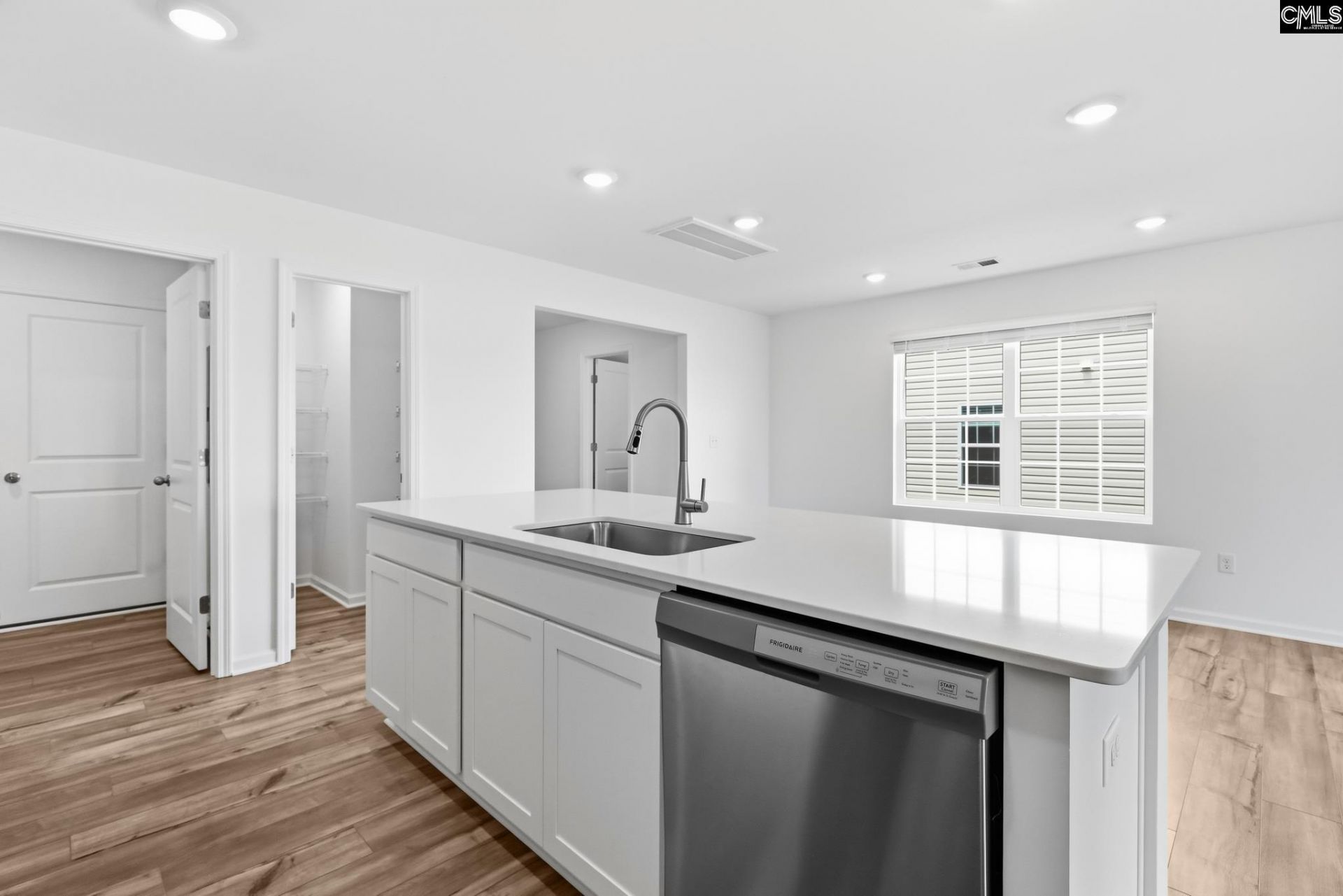 357 Sunny Falls Drive  Photo 16