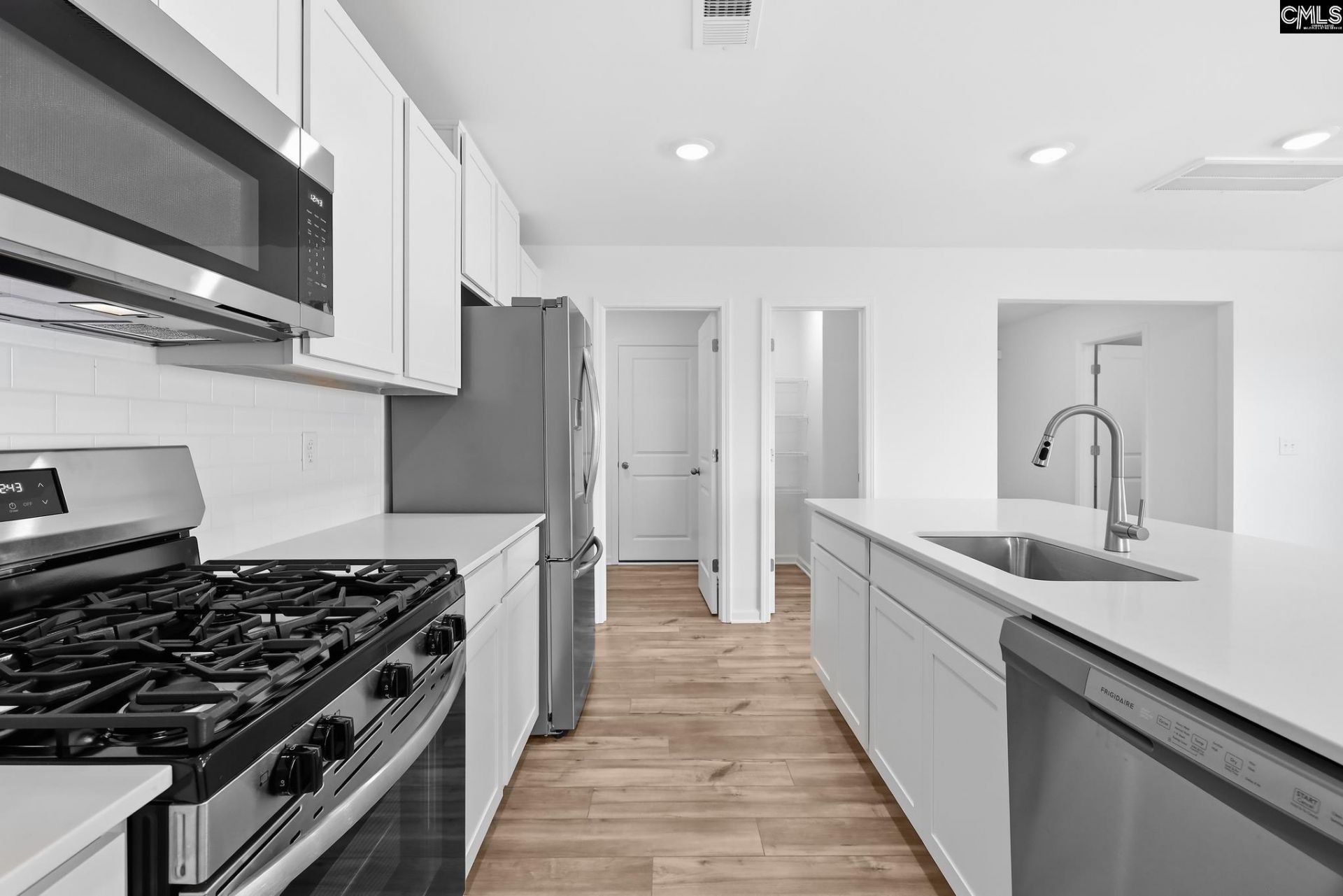 357 Sunny Falls Drive  Photo 8