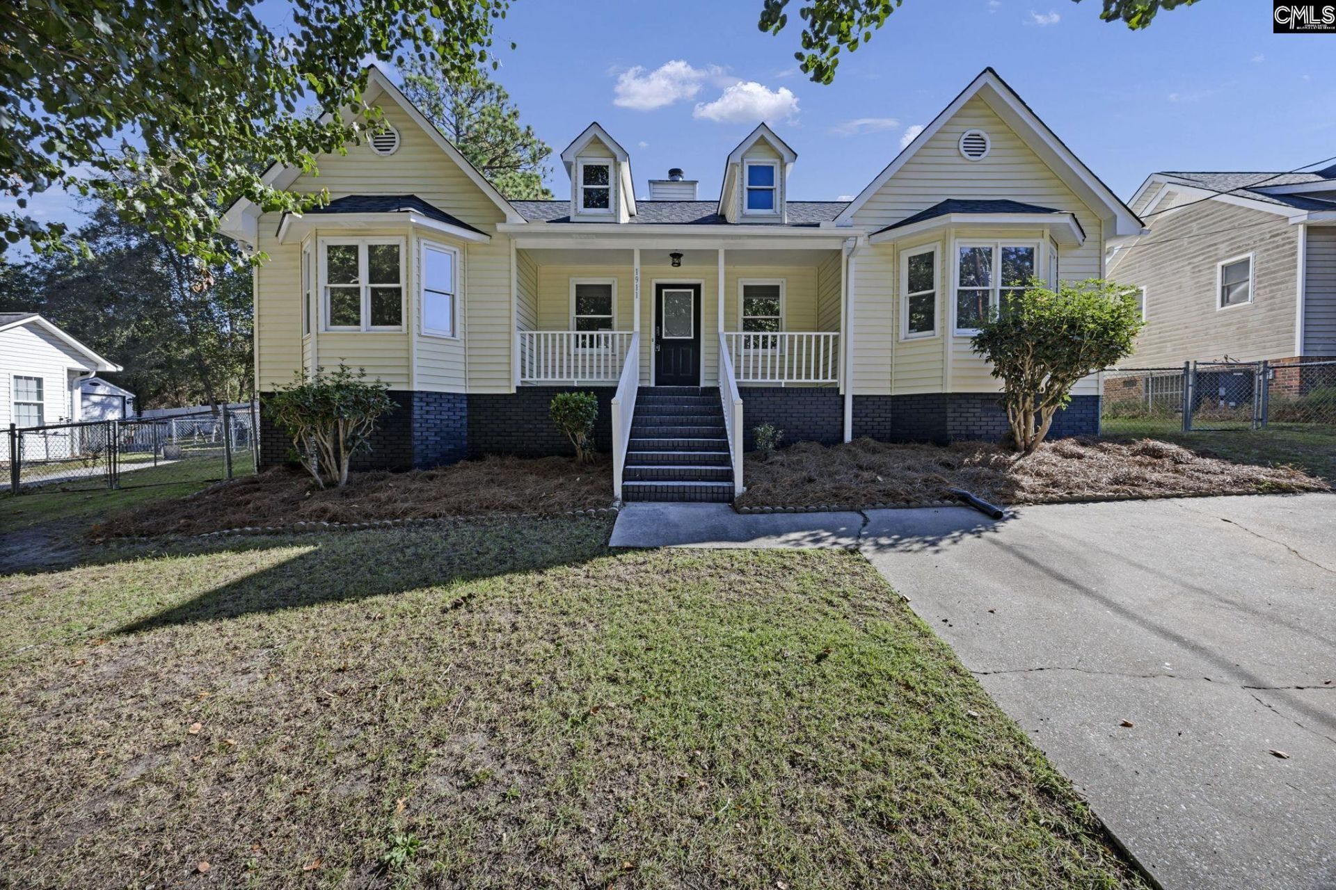 1911 Toole Street Photo 5