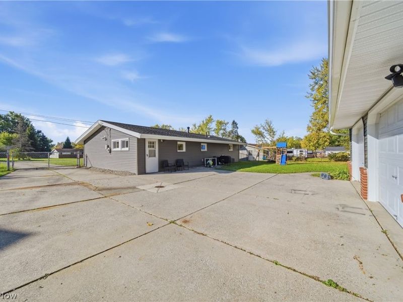 1725 Pike Parkway , Streetsboro, OH 44241 Photo 24