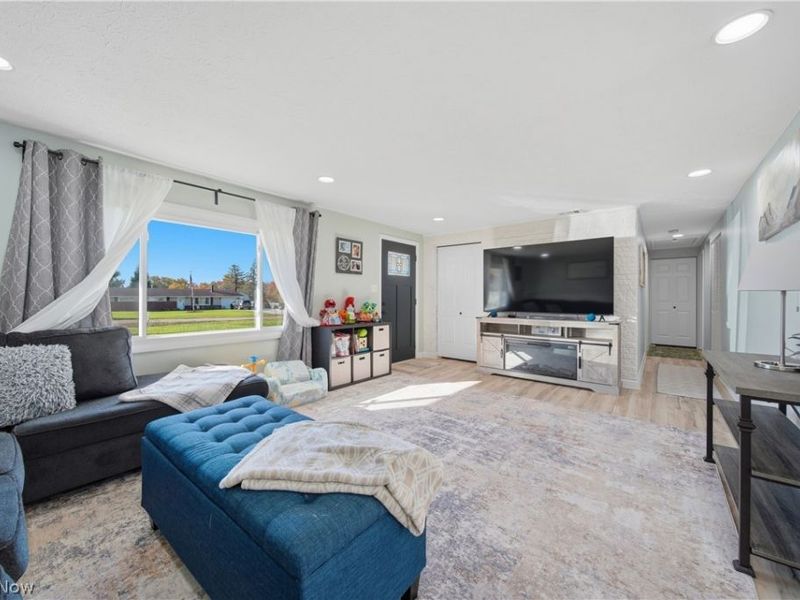 1725 Pike Parkway , Streetsboro, OH 44241 Photo 6