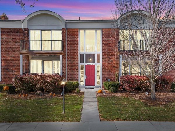 29516 Bobrich Street, Unit 20, Livonia, MI 48152