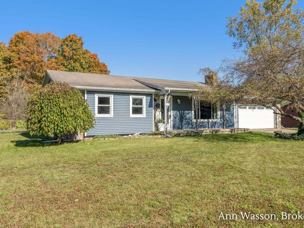 667 Marway Street NW, Comstock Park, MI 49321