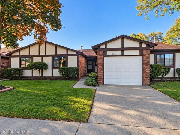 13528 Angela Drive , Warren, Mi 48088