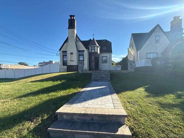 153 Main Street , East Rockaway, NY 11518