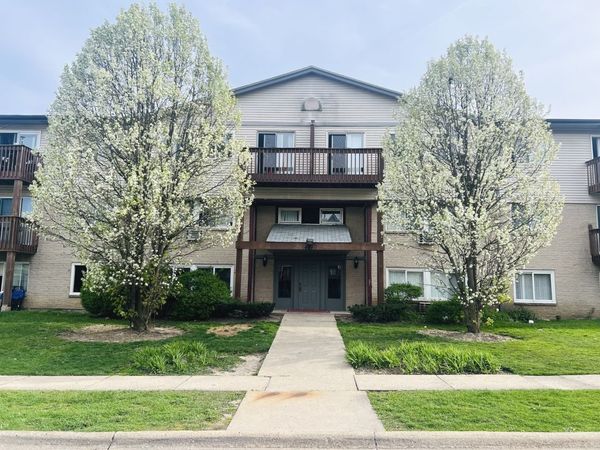 655 Deepwoods Drive , Unit 1J, Mundelein, IL 60060