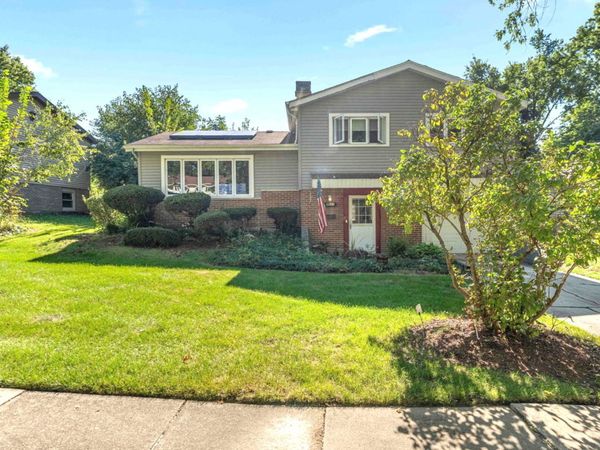 9137 W 91st Place , Hickory Hills, IL 60457