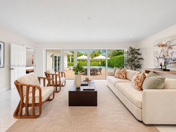 1777 Daytonia Rd , Miami Beach, FL 33141