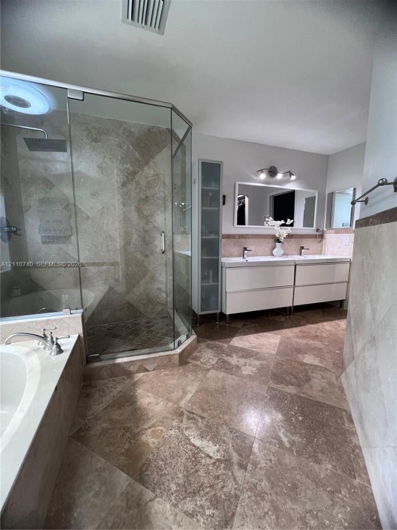1371 Bayview Cir , Weston, FL 33326 Photo