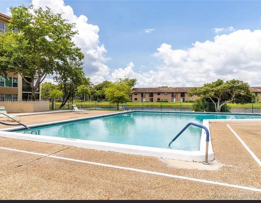 3955 N Nob Hill Rd , Unit 508, Sunrise, FL 33351 Photo