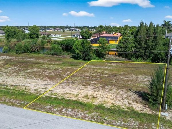 2059 NW 17th ST , CAPE CORAL, FL 33993