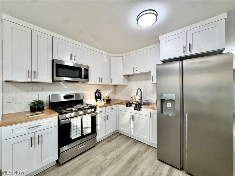 2856 Merriweather Street NW, Warren, OH 44485 Photo 4