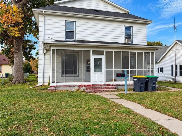 844 Buchanan Avenue, Wapello, IA 52653