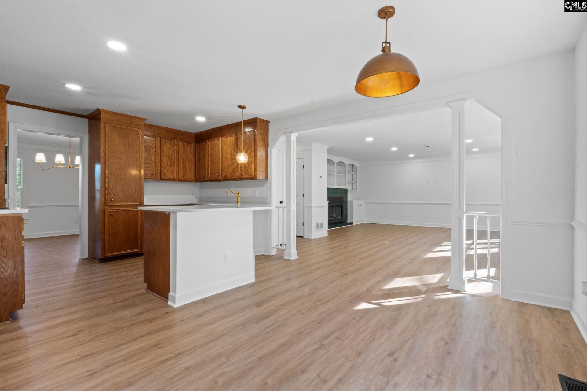 527 Oxford Court  Photo 11