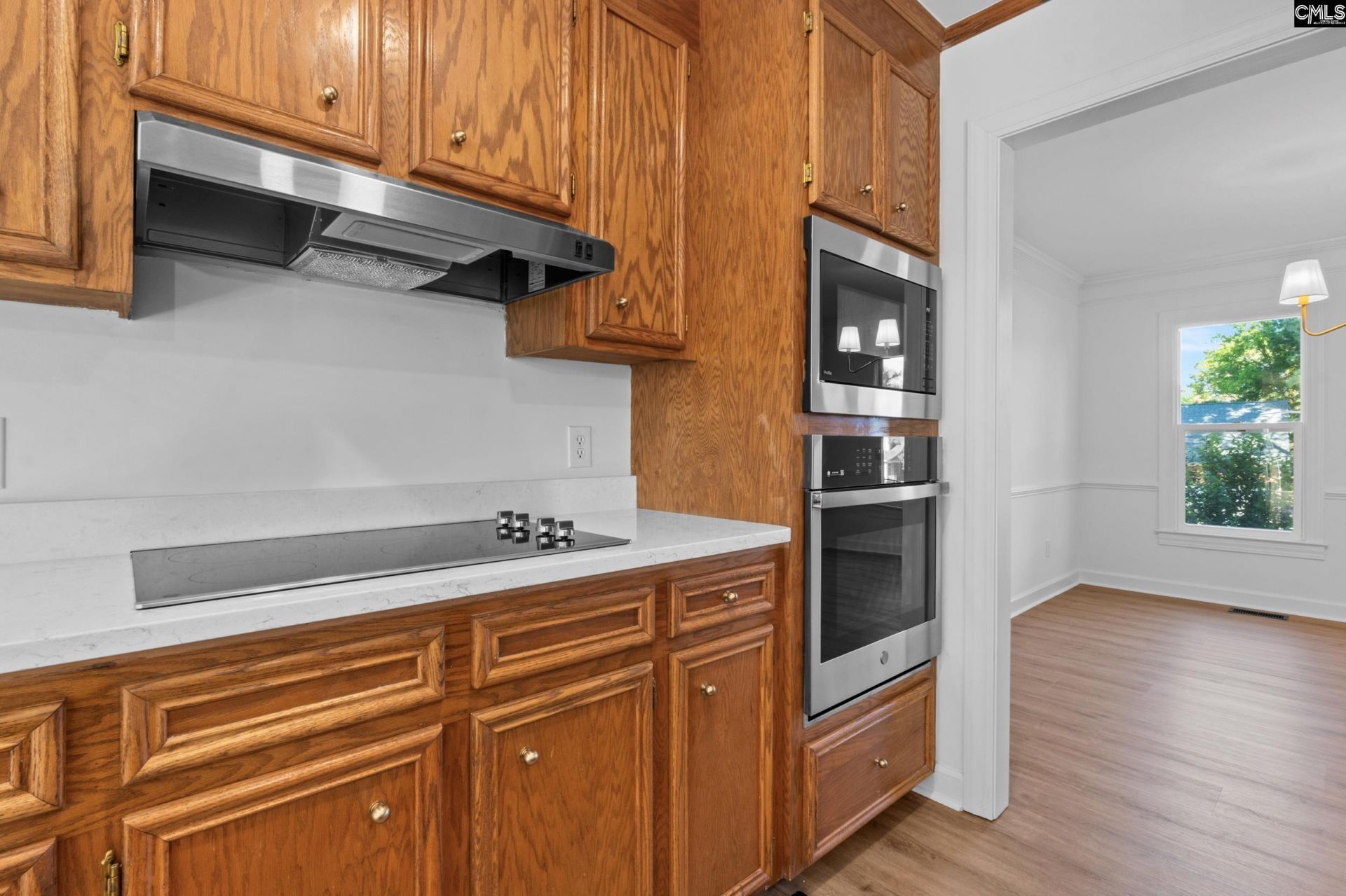 527 Oxford Court  Photo 12