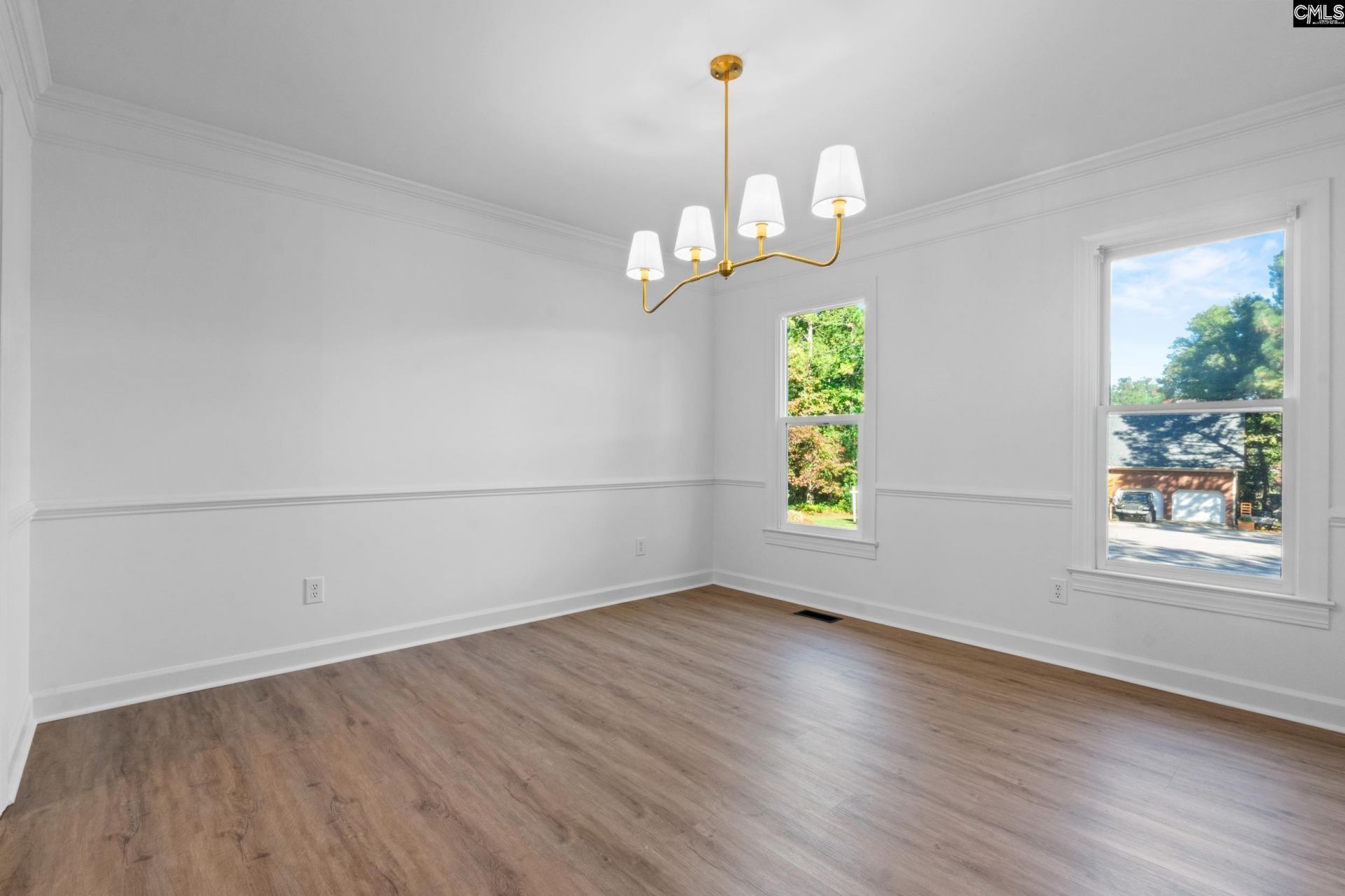 527 Oxford Court  Photo 14