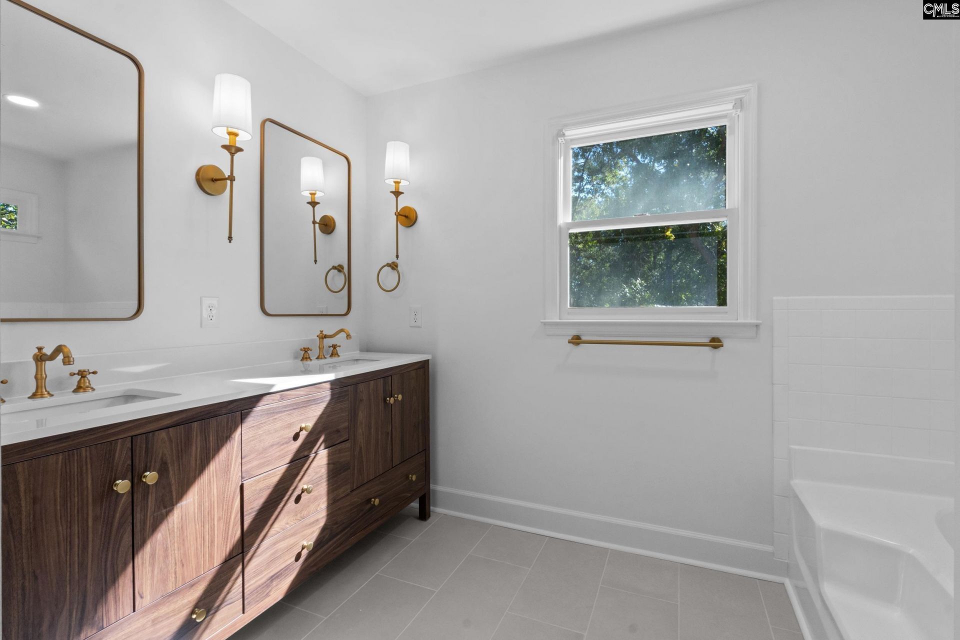 527 Oxford Court  Photo 22