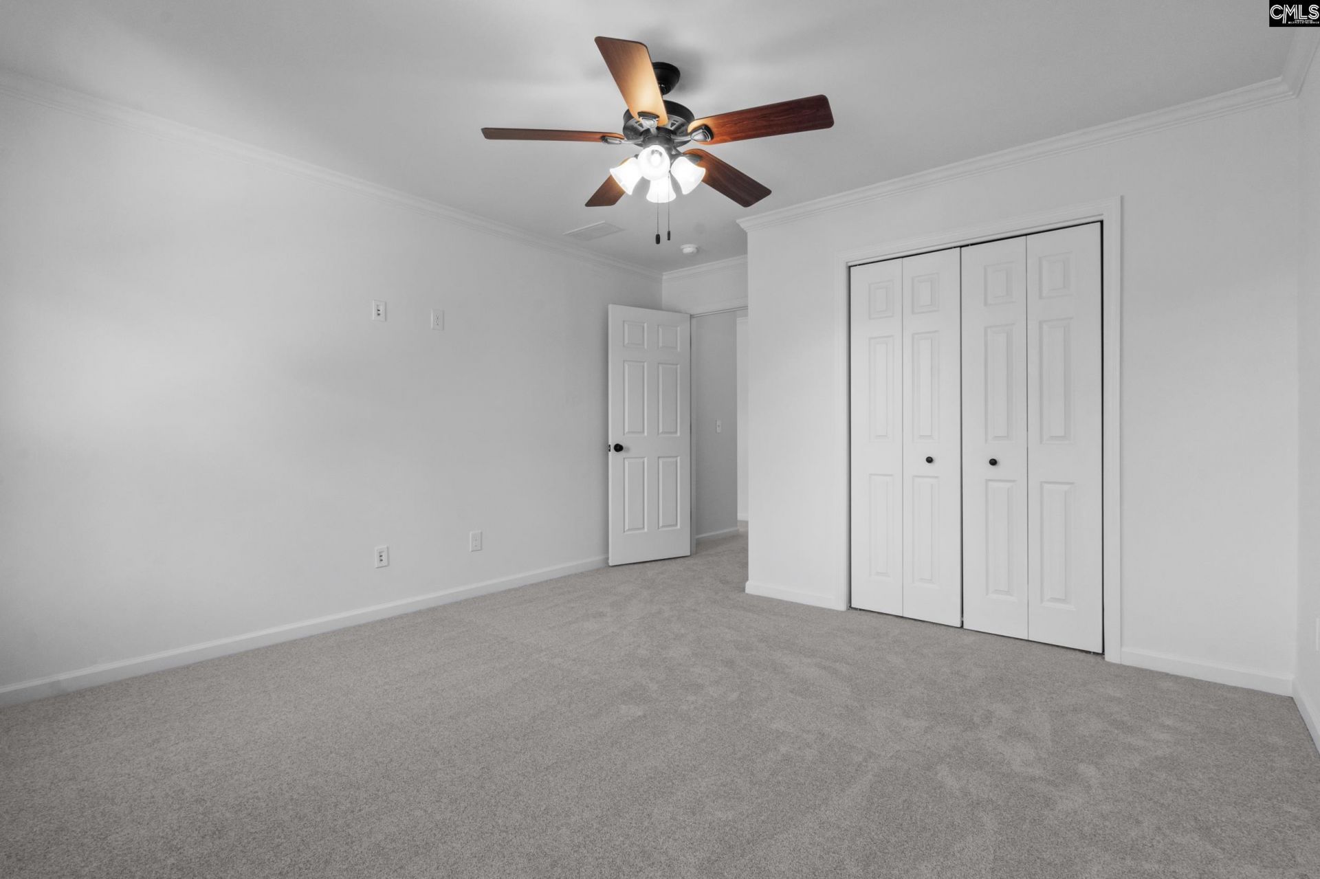 527 Oxford Court  Photo 26