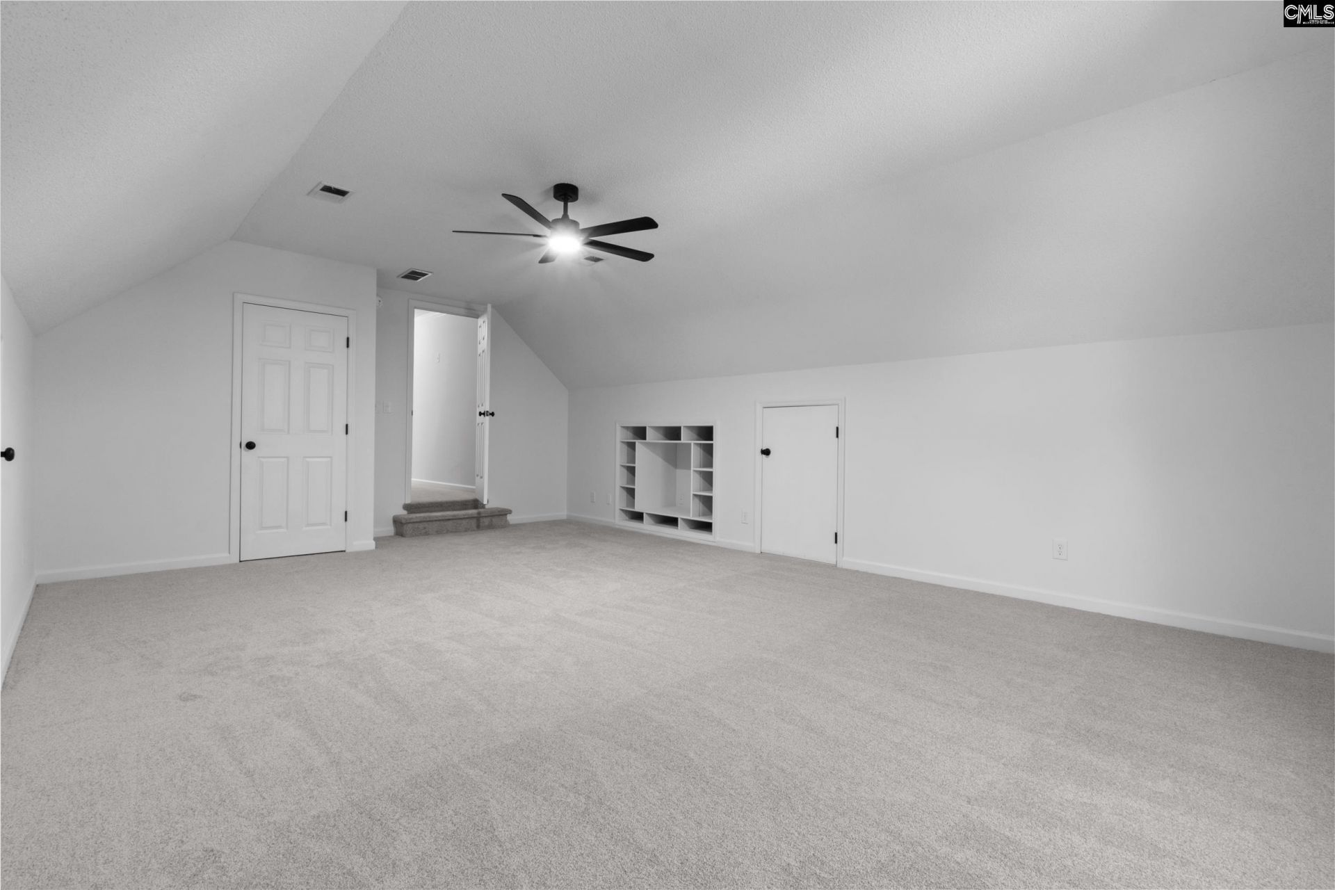 527 Oxford Court  Photo 30