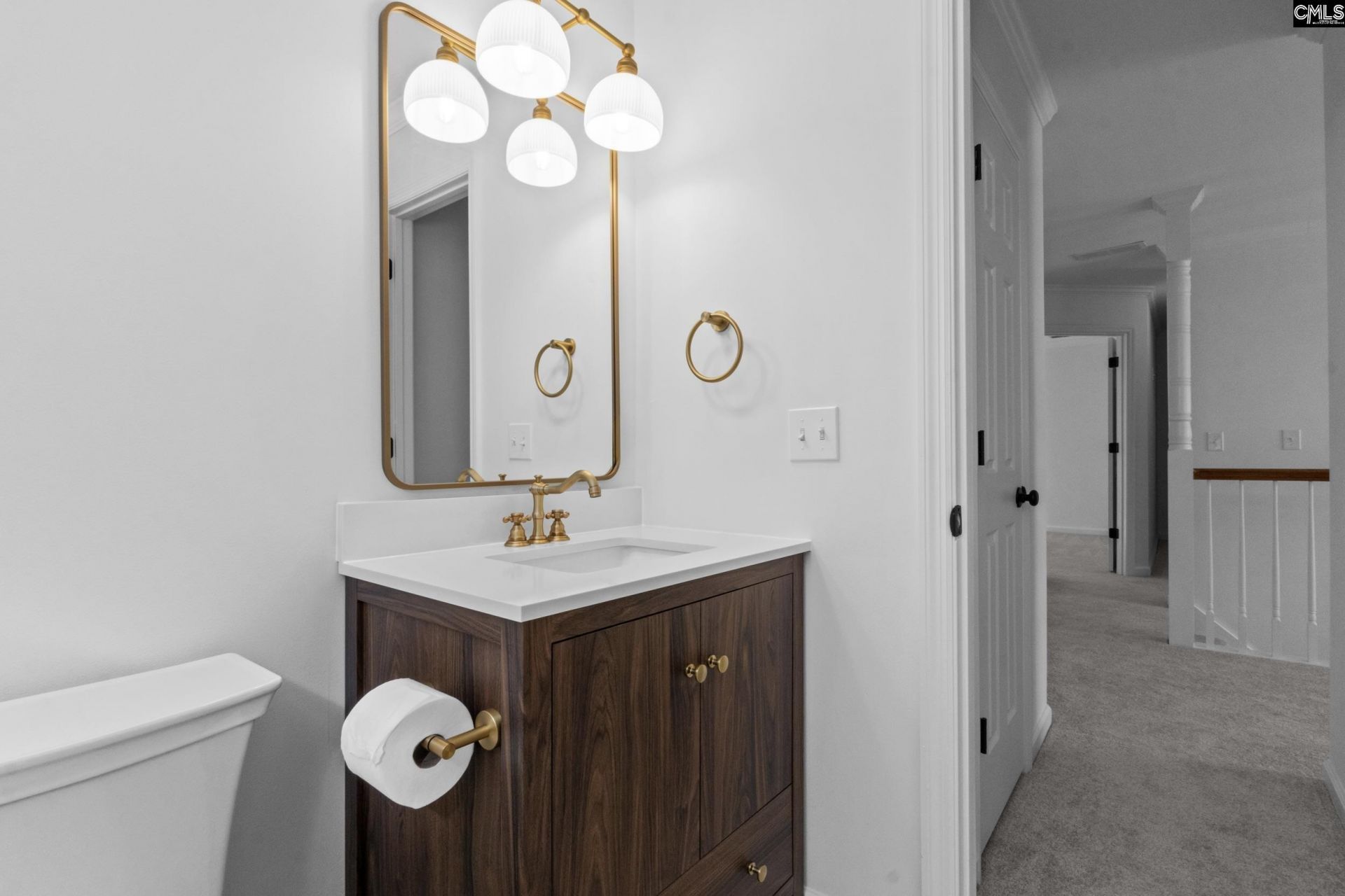 527 Oxford Court  Photo 32
