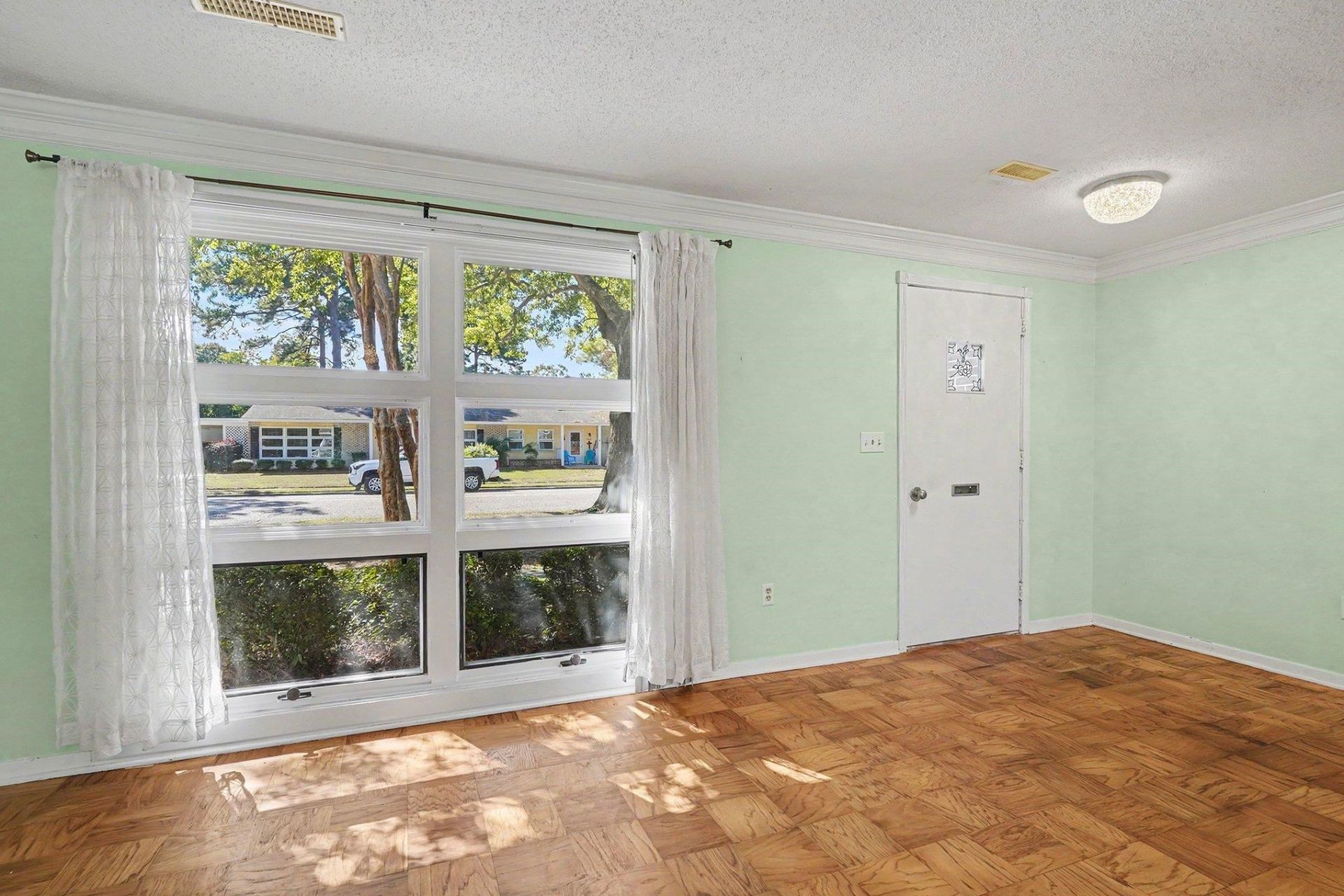 3494 Cactus St.  Photo 9