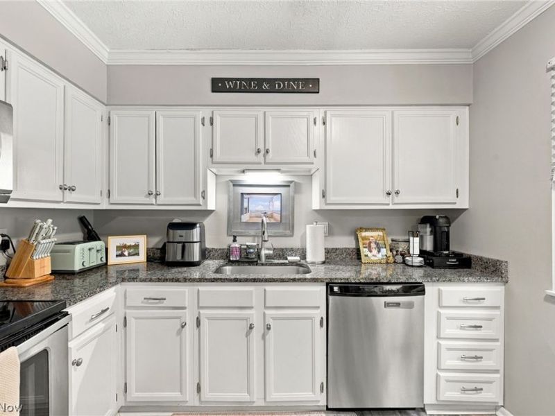 7033 Buckhurst Place, Concord Township, OH 44060 Photo 8