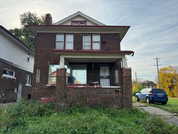 2745 Clairmount Avenue, Detroit, MI 48206