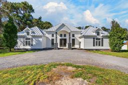 208 Ambassador Avenue photo 4