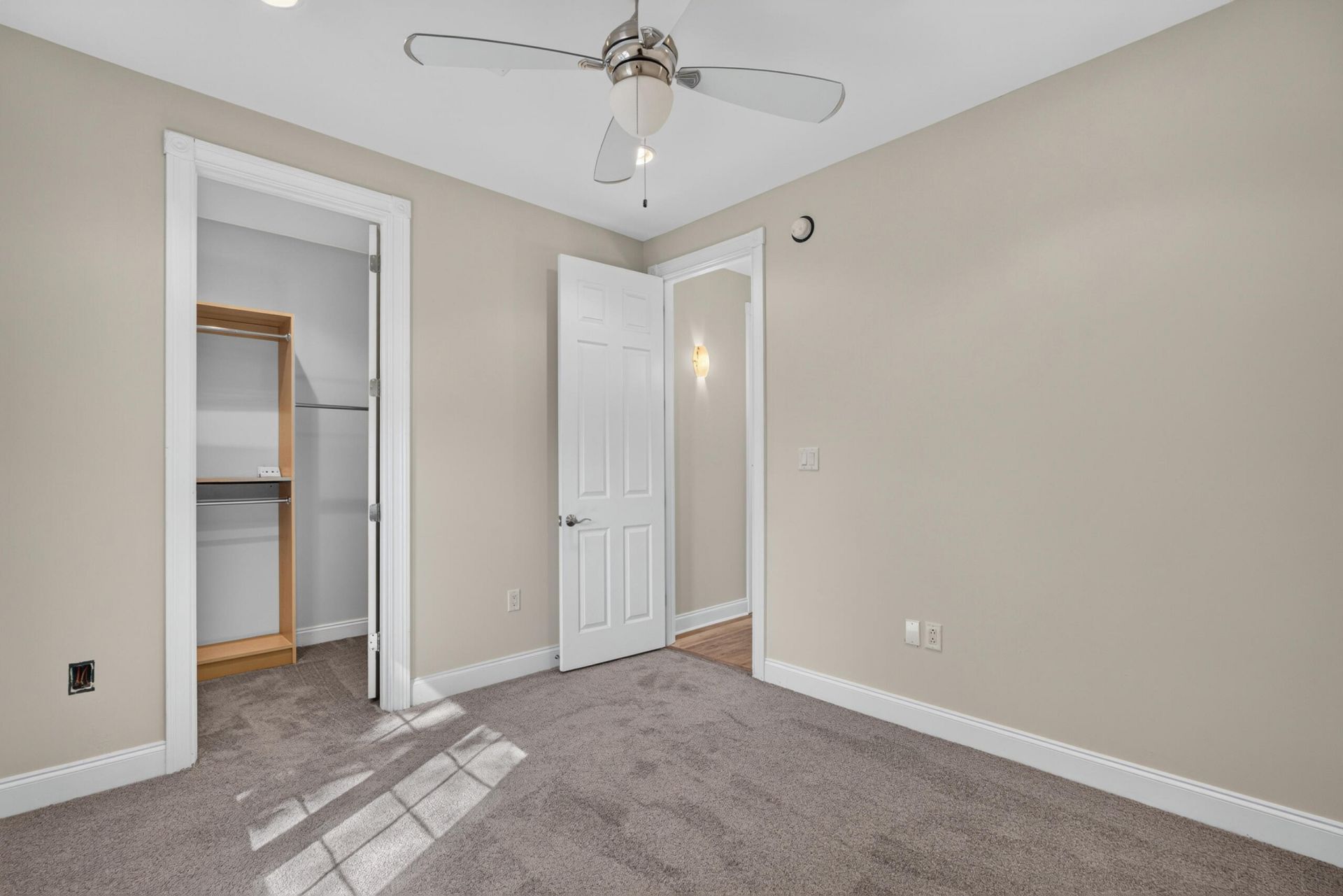 208 Ambassador Avenue Photo 30