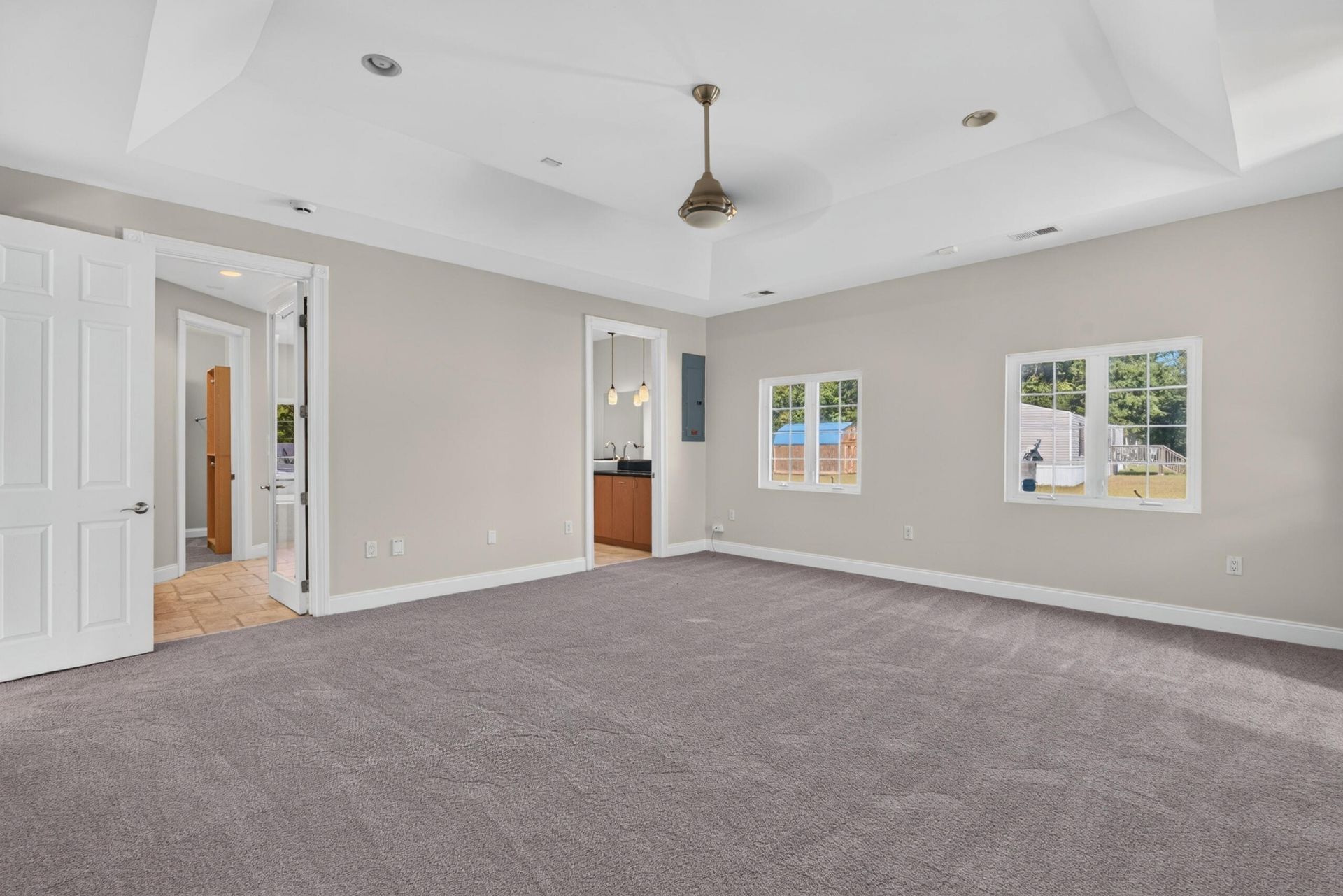 208 Ambassador Avenue Photo 38