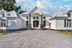 208 Ambassador Avenue photo 4