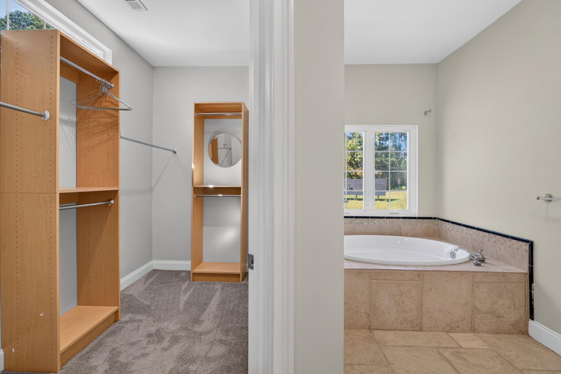 208 Ambassador Avenue Photo 42