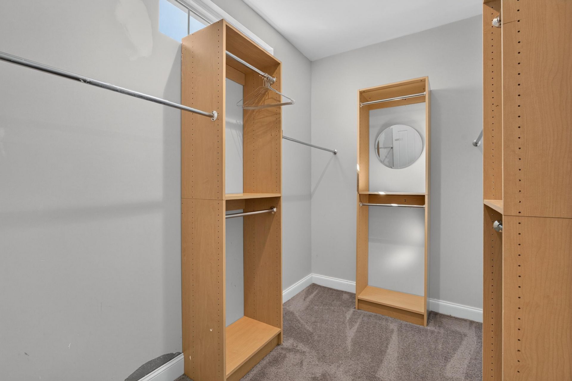 208 Ambassador Avenue Photo 43