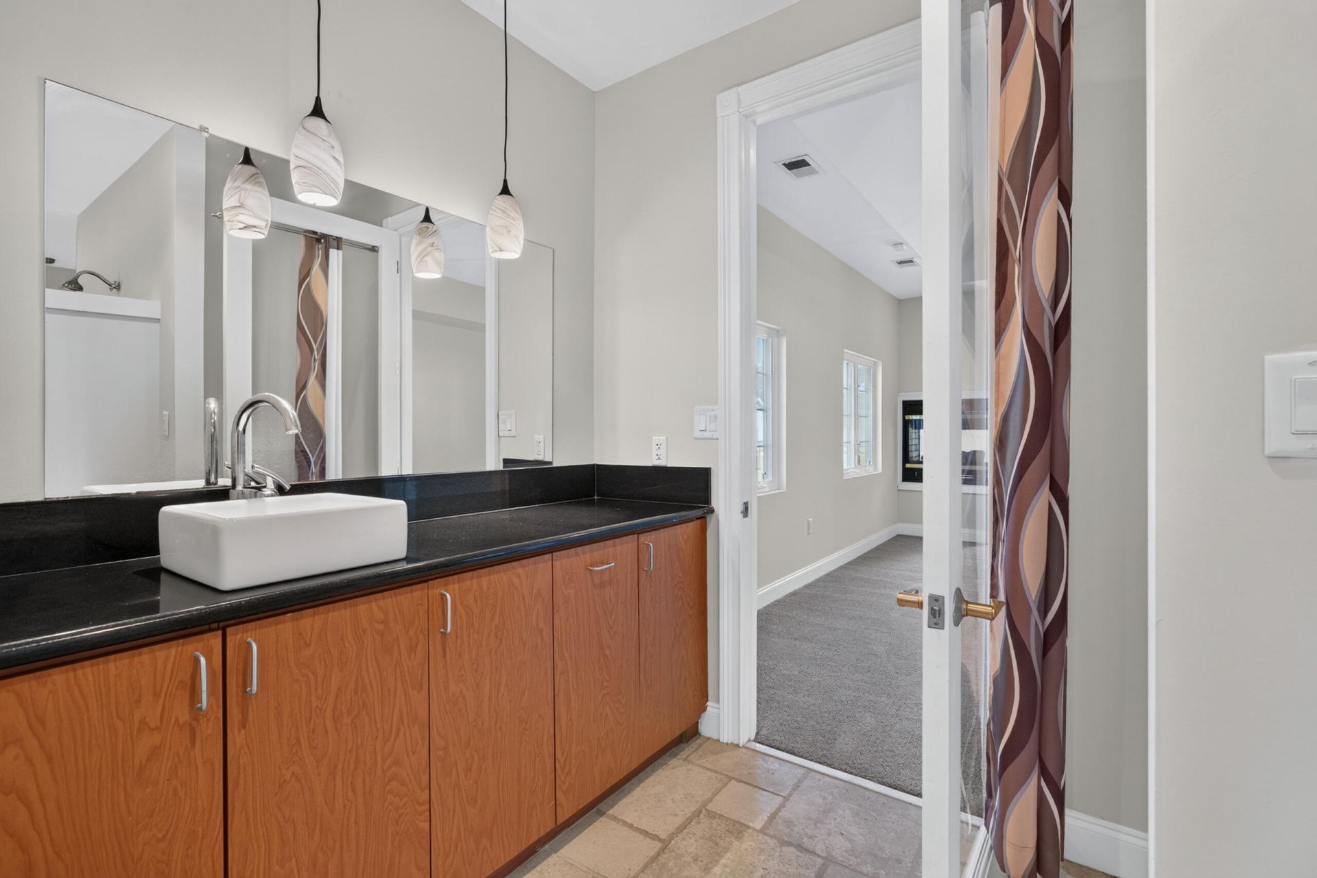 208 Ambassador Avenue Photo 47