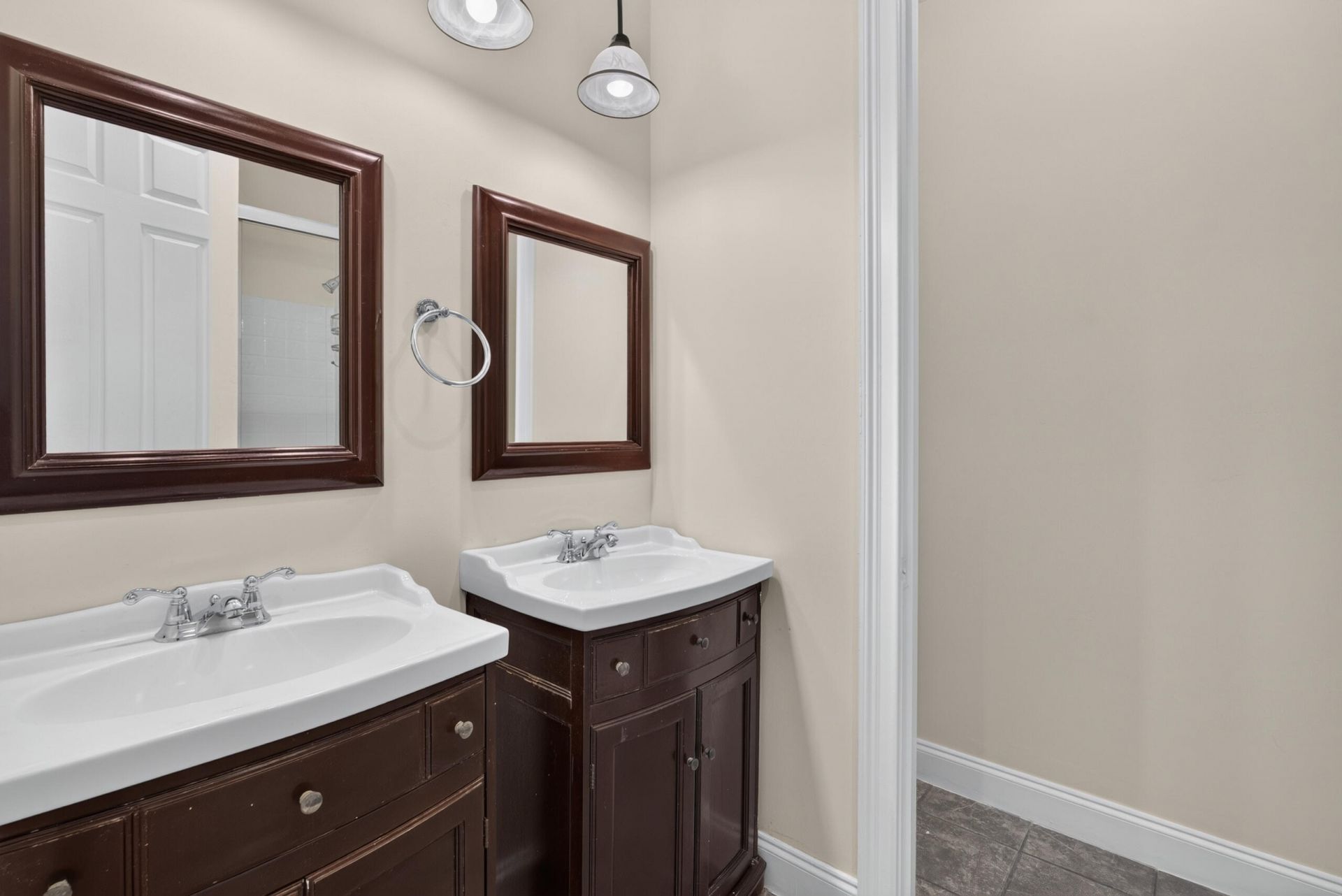 208 Ambassador Avenue Photo 52