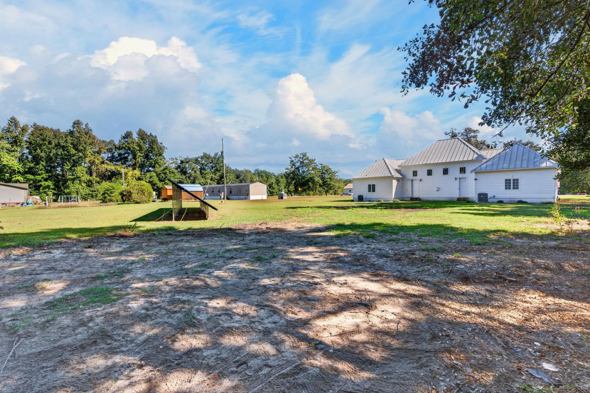 208 Ambassador Avenue Photo 55