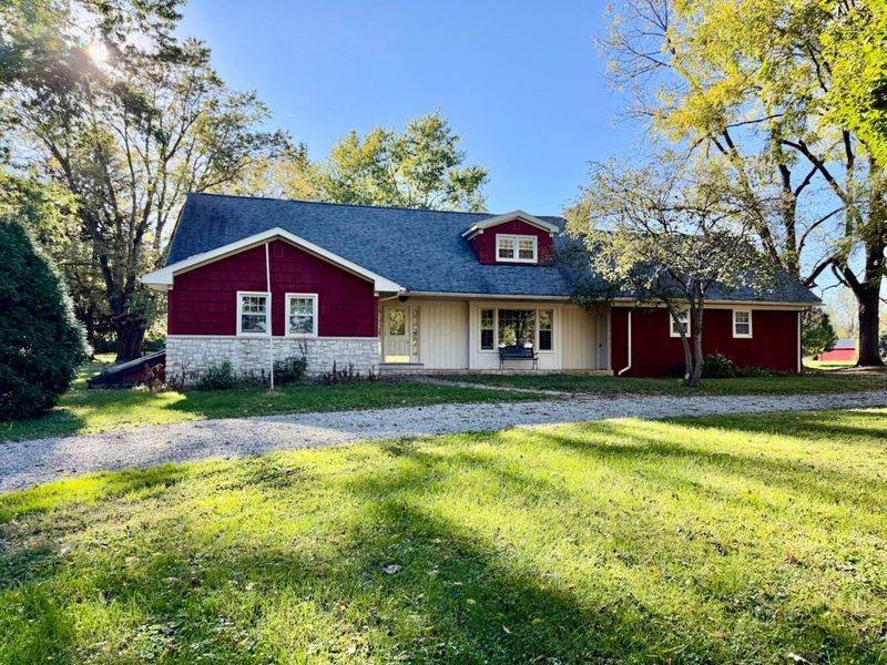 2235 N Court Street, Circleville, OH 43113 Photo 1