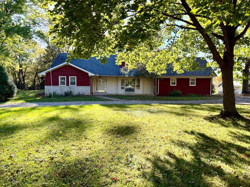 2235 N Court Street, Circleville, OH 43113 Photo 2