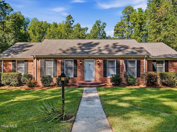 603 Edgehill Parkway , Carthage, NC 28327